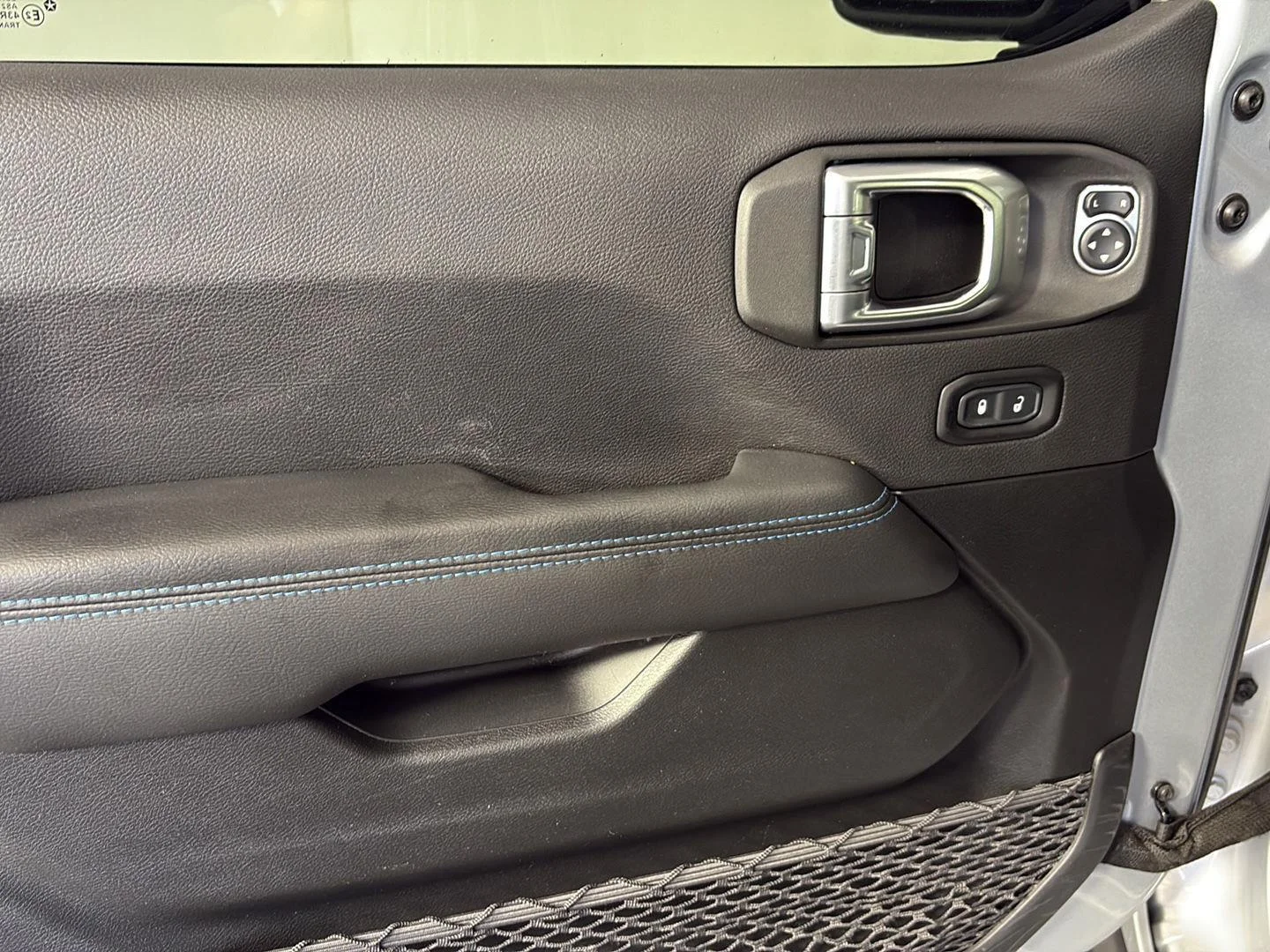Used 2023 Silver Zynith Clearcoat Jeep Rubicon image 28