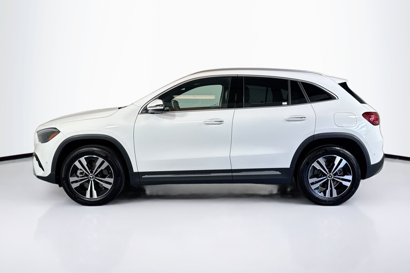 New 2026 Polar White Mercedes-Benz GLA 250 image 8