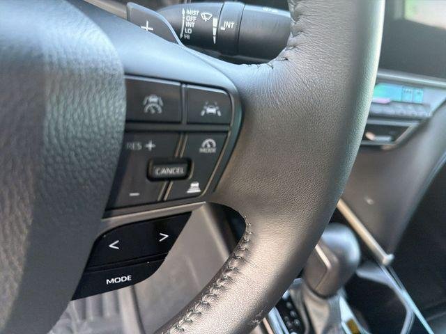 Certified Used 2025 WIND CHILL PEARL Toyota  image 18