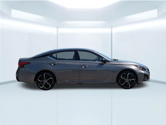 Used 2024 Gray Nissan 2.5 SR image 7