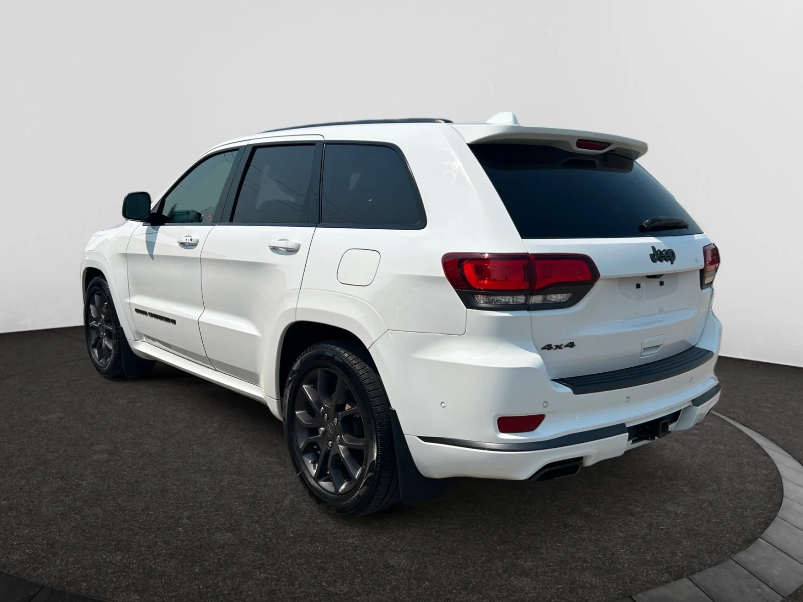Used 2021 White Jeep OVERLAND HIGH ALTITUDE EDITION image 3