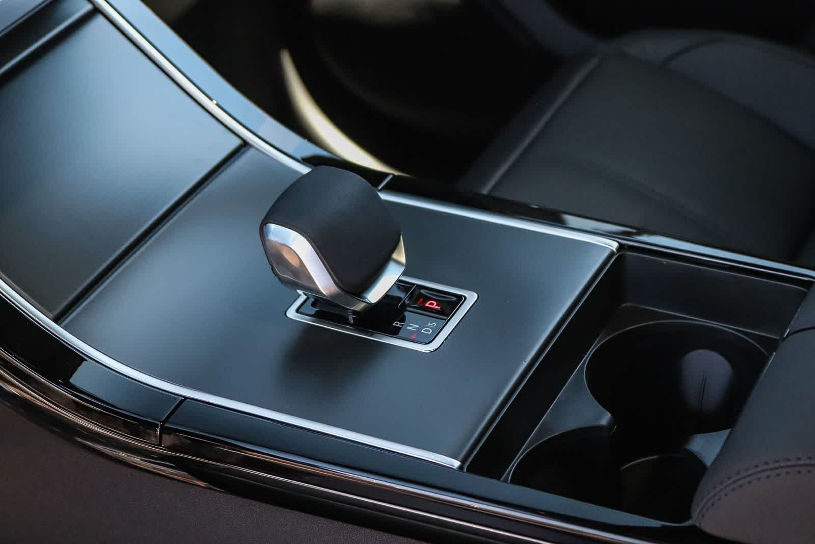 New 2026 Santorini Black Land Rover S image 20