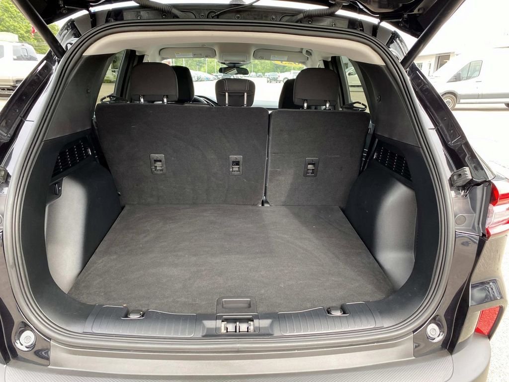 Used 2023 Black Ford Active image 6