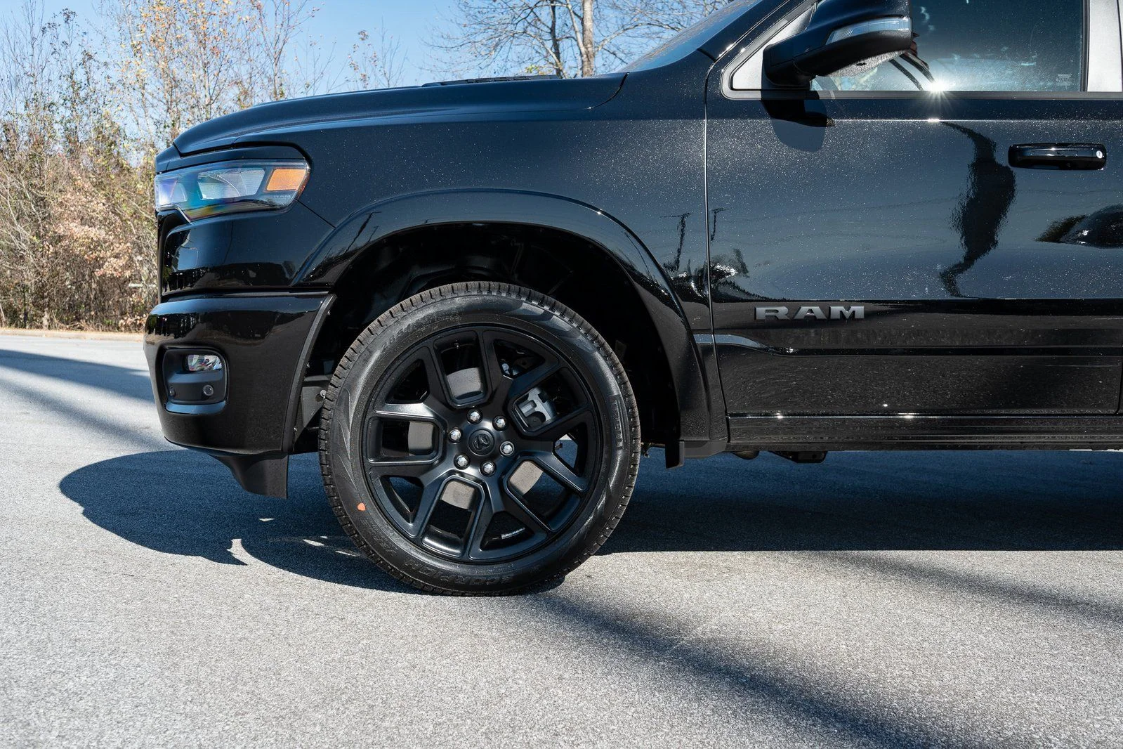 New 2026 Diamond Black Crystal Pearl-Coat Exterior Paint RAM Laramie image 4