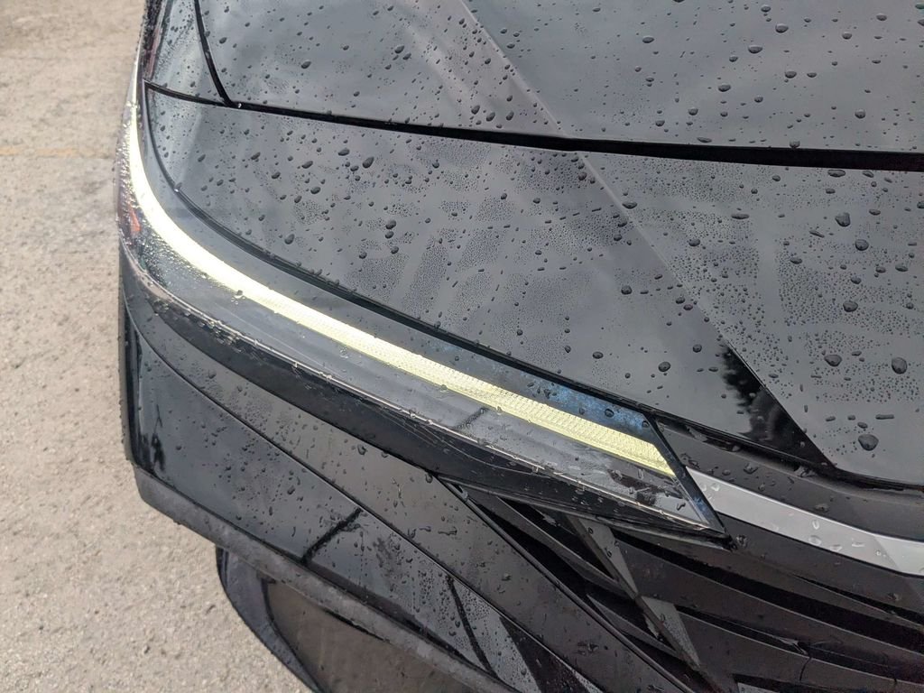 Used 2024 Black Hyundai SEL image 10