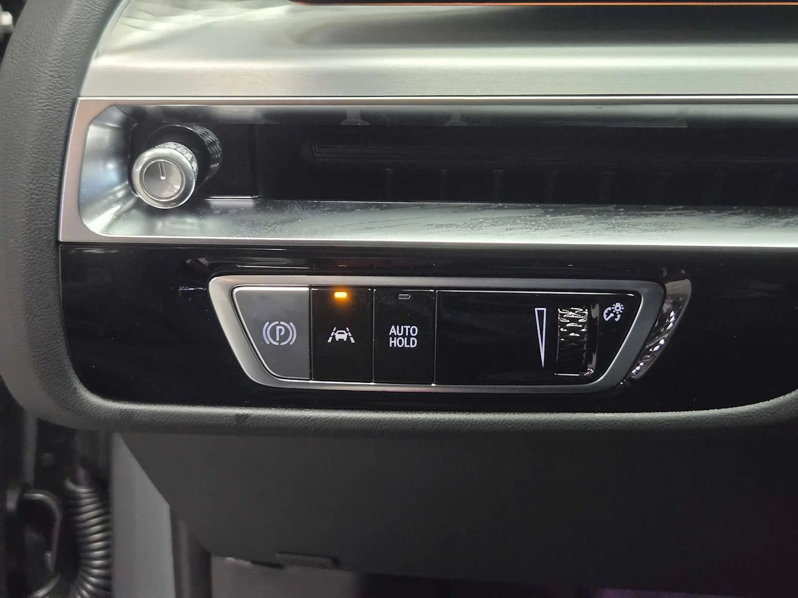 2027 Cadillac LYRIQ Luxury - Photo 15
