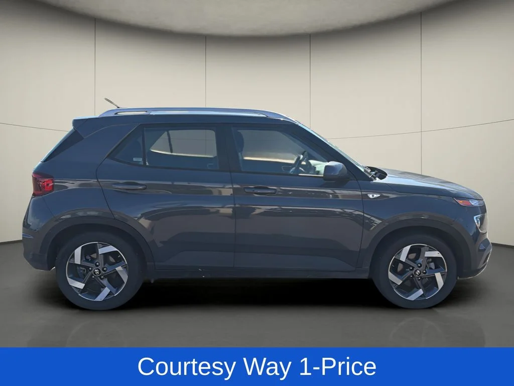 Used 2025 Gray Hyundai SEL image 11