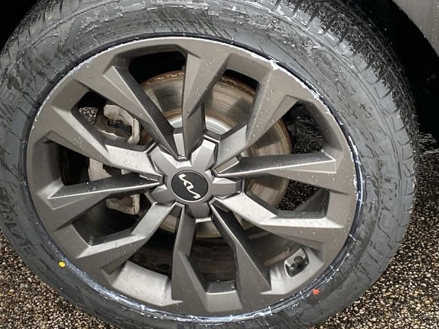 Used 2023 Green Kia X-Line EX image 33