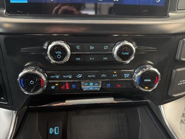 Used 2022 Gray Ford Platinum image 30