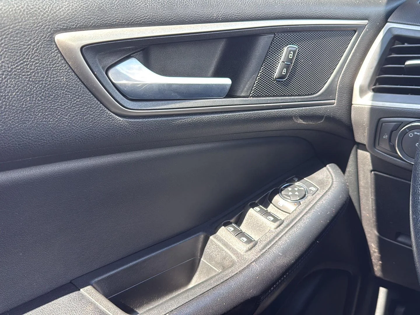Used 2023 Oxford White Ford SEL image 11