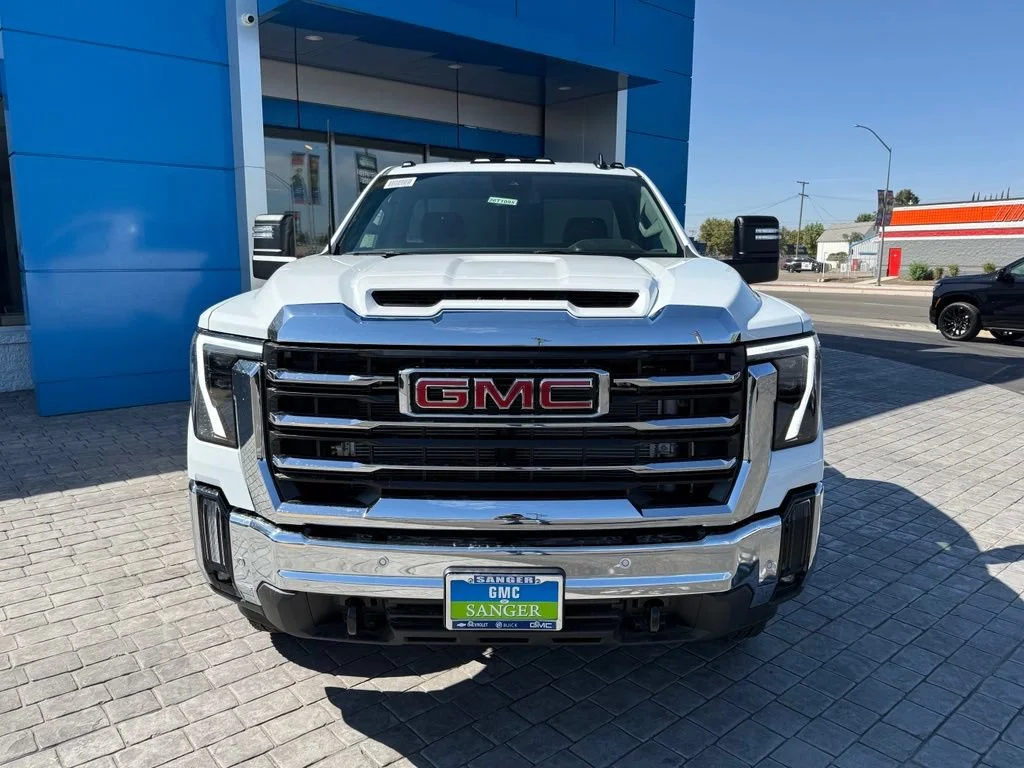 New 2026 Summit White GMC SLE DRW image 3