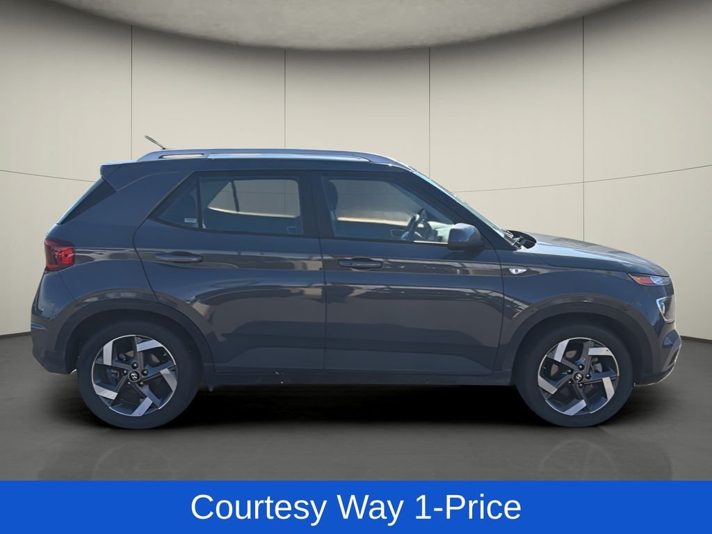 Used 2025 Gray Hyundai SEL image 11