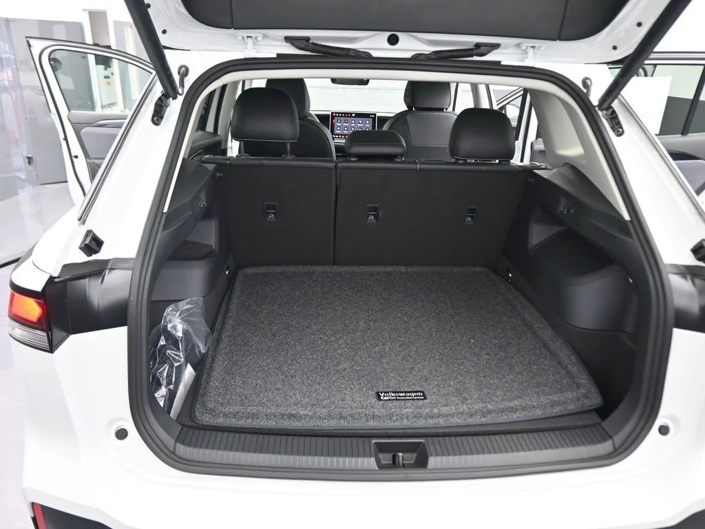 2026 Volkswagen Tiguan SE - Photo 40