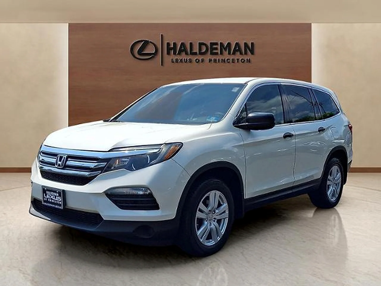 Used 2017 White Diamond Pearl Honda LX image 3