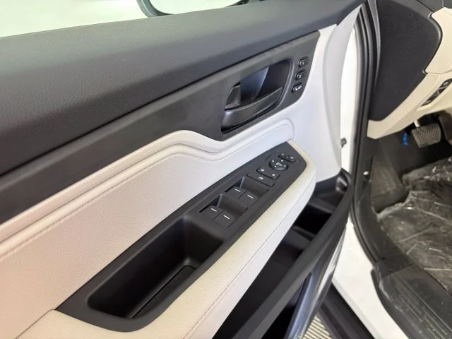 New 2027 Platinum White Pearl Honda EX-L image 17