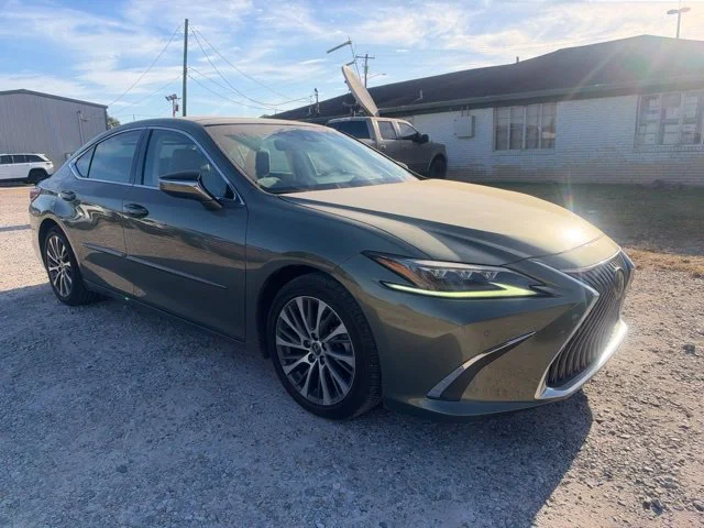Used 2019 Green Lexus 350 Luxury image 2