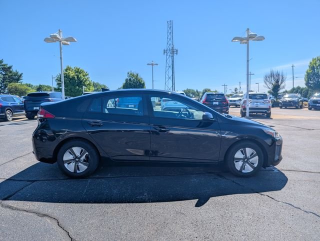 Used 2020 Black Noir Pearl Hyundai Blue image 6