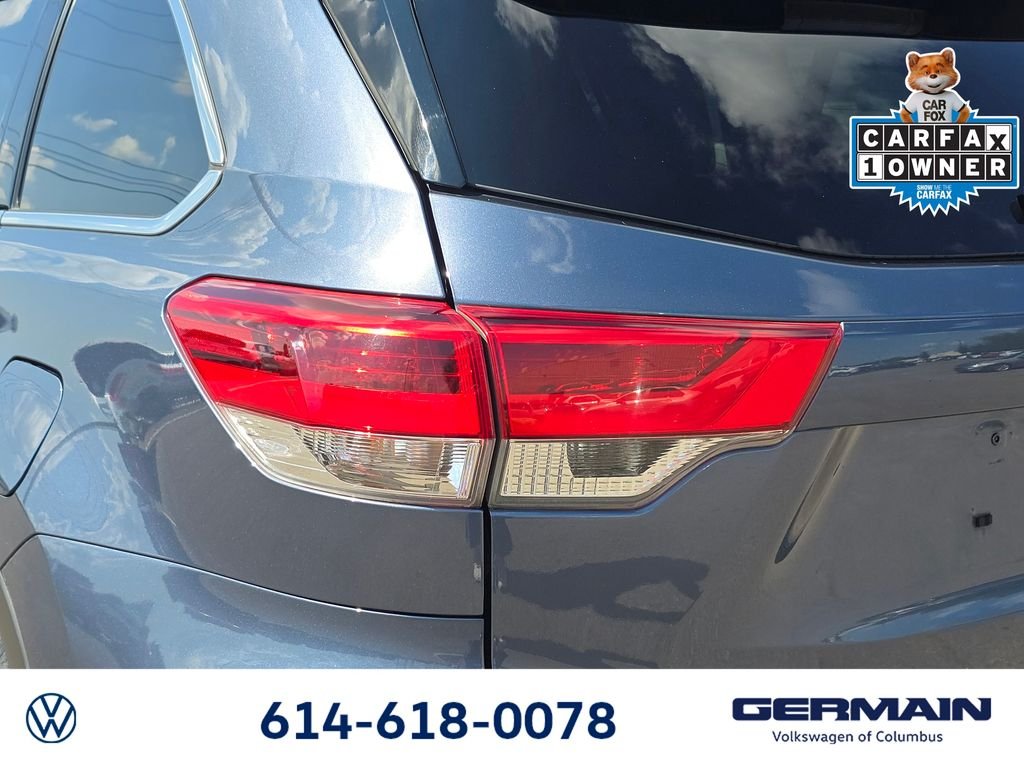 Used 2019 Shoreline Mist Toyota LE image 17