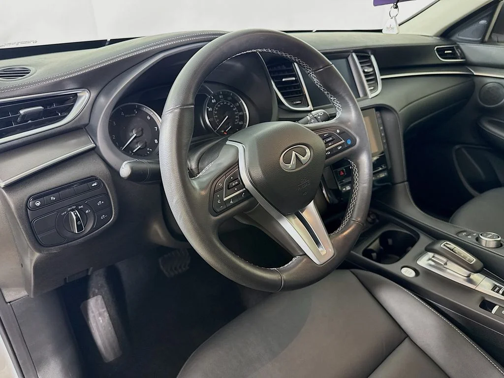 Certified Used 2024 White INFINITI PURE image 12