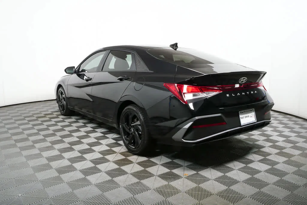 New 2026 Abyss Black Hyundai SEL Sport image 7