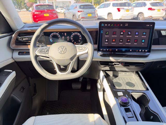 New 2027 Deep Black Pearl Volkswagen SE w/Technology image 20