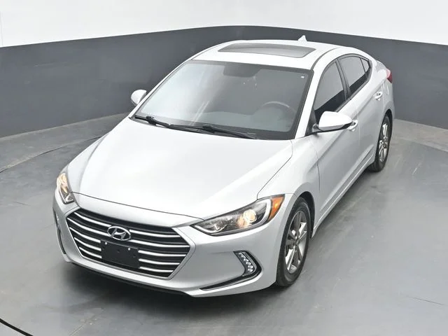 Used 2018 Silver Hyundai Value Edition image 15