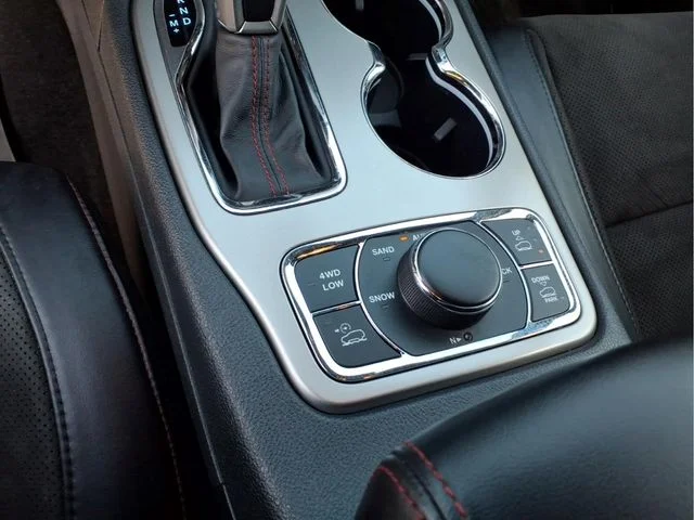 Used 2019 Red Jeep Trailhawk image 25