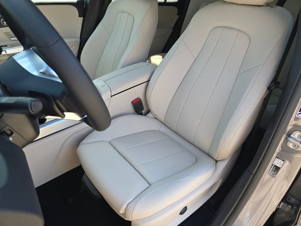 New 2026 Mountain Grey Metallic Mercedes-Benz GLB 250 image 62