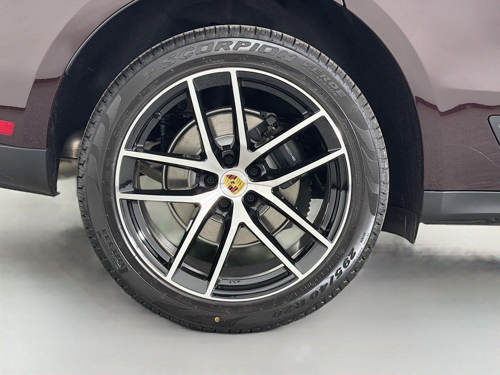 2026 Porsche Macan T - Photo 13
