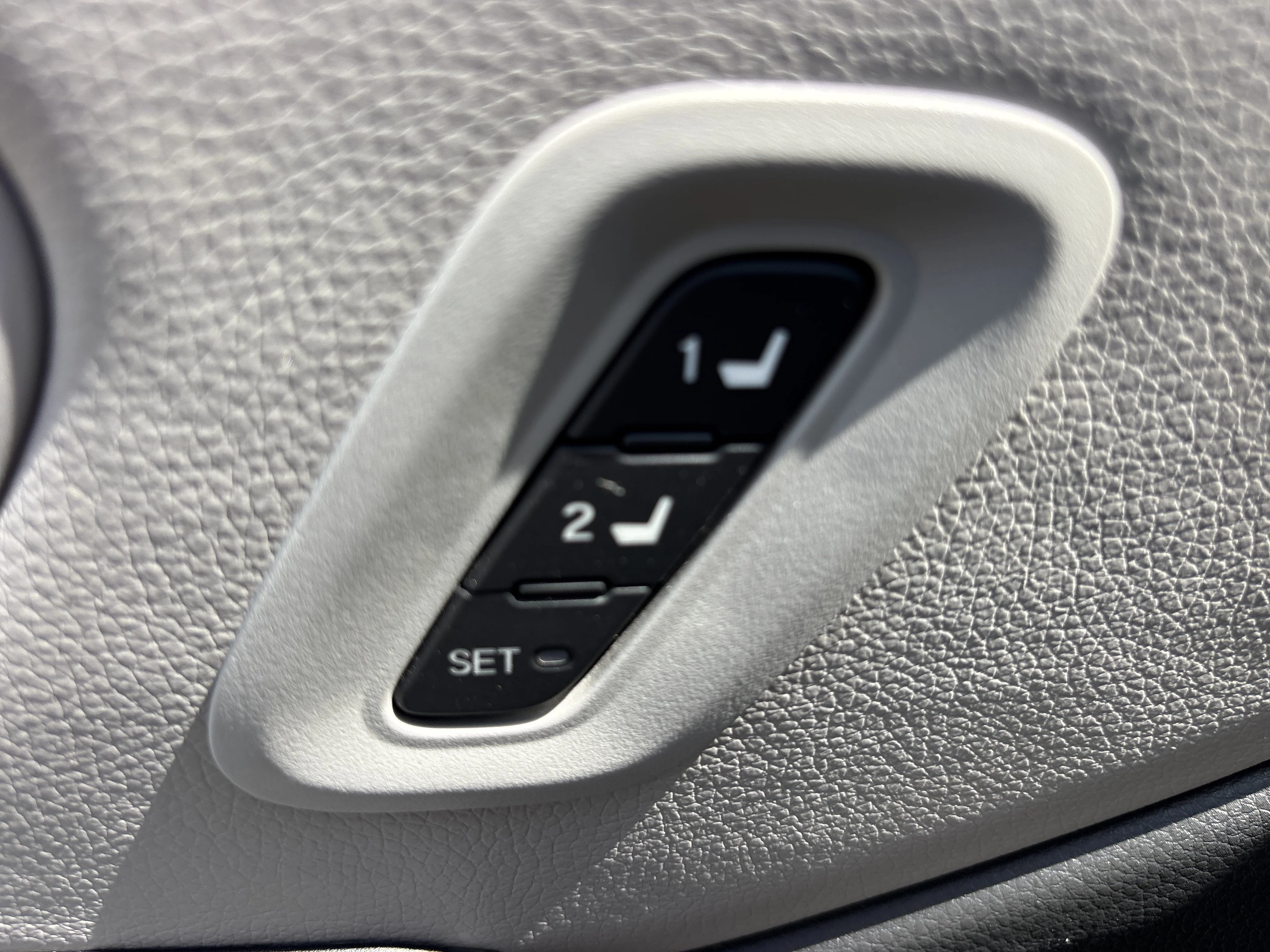Used 2025 Platinum White Pearl Honda EX-L AWD image 21
