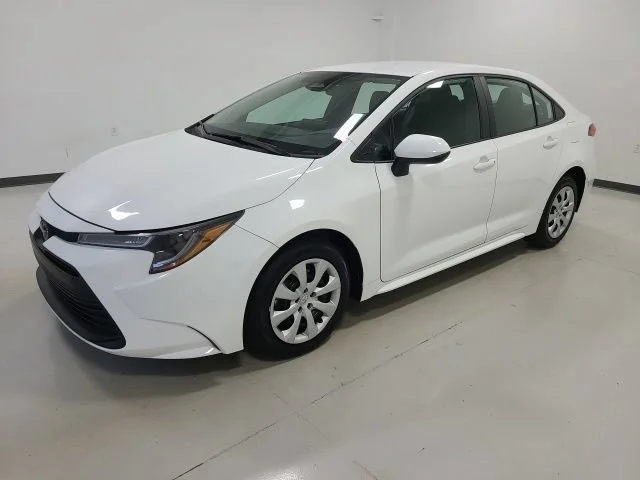 Used 2024 Ice Cap Toyota LE image 3