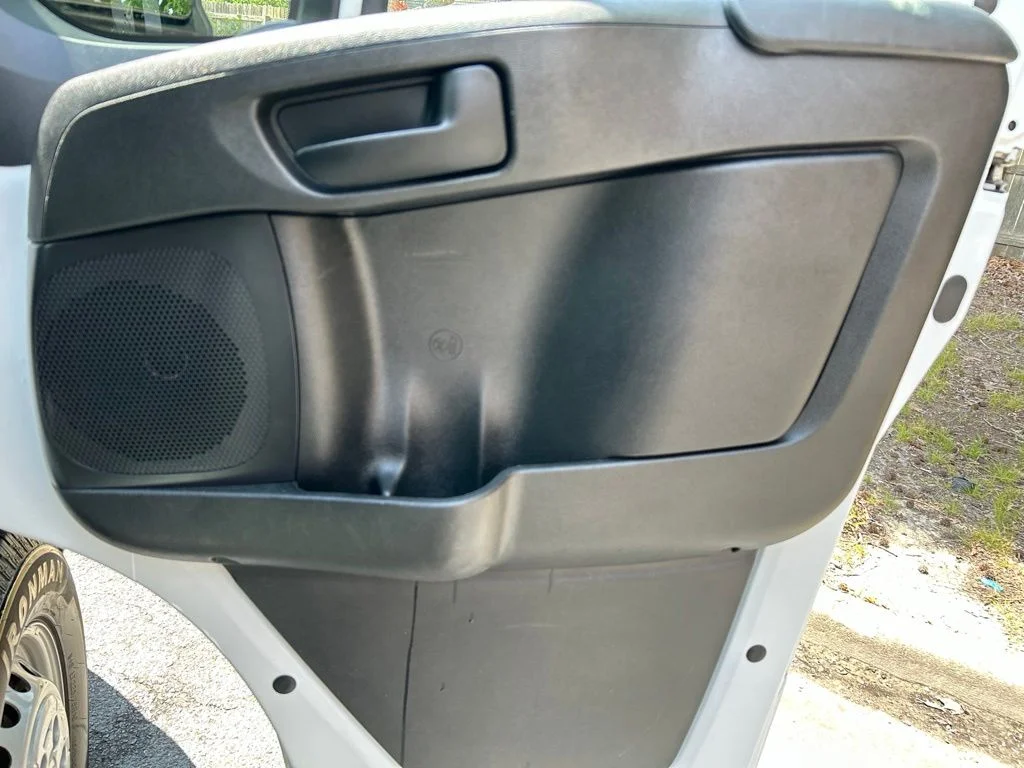 Used 2025 White Ram Base image 23