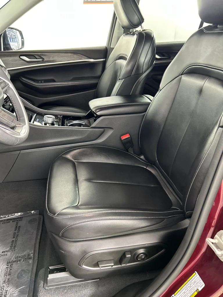 Used 2023 Red Jeep Limited image 12