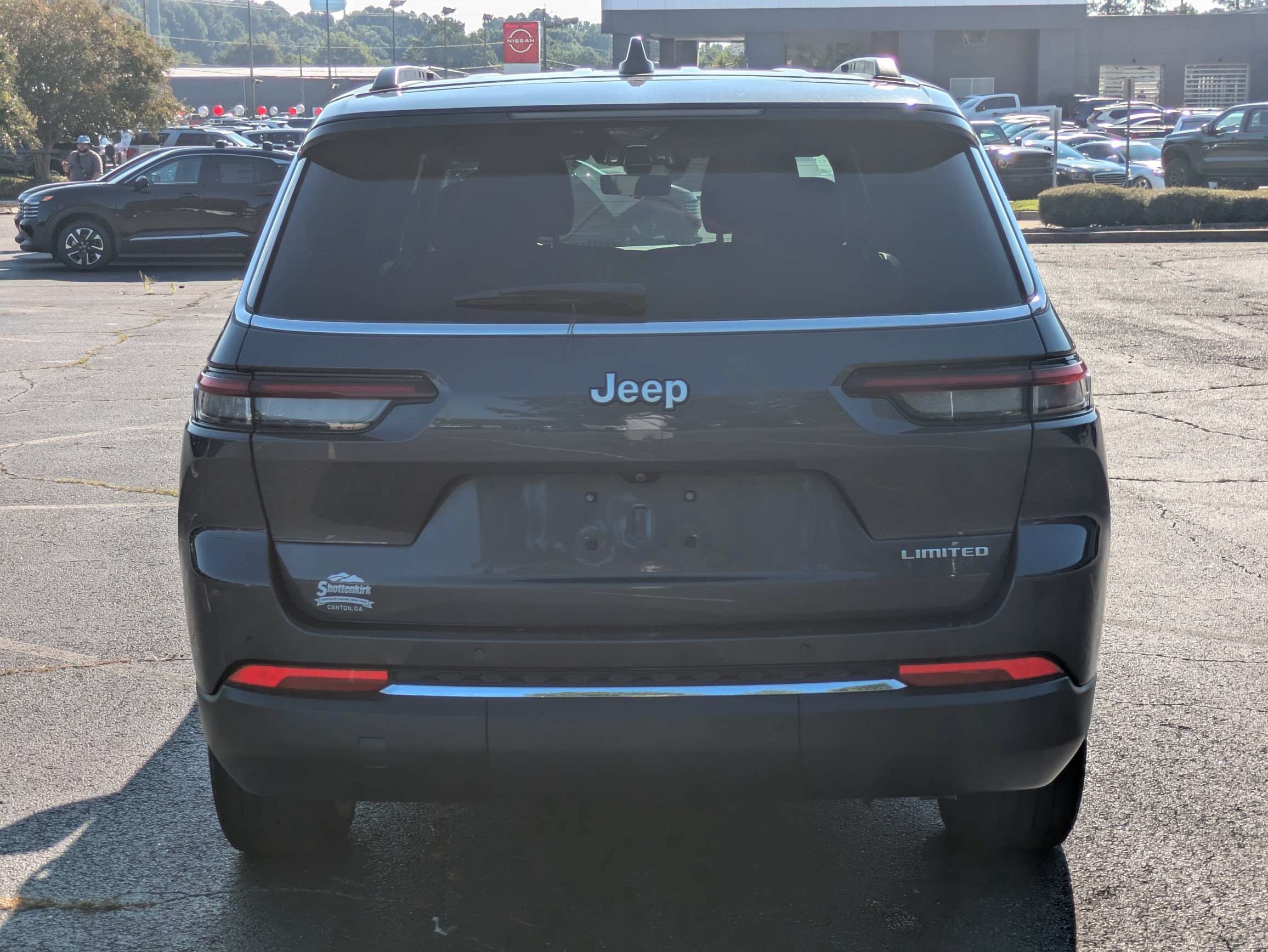 Used 2024 Gray Jeep Limited image 4
