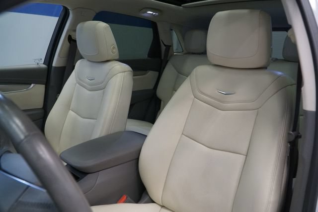 Certified Used 2023 Crystal White Tricoat Cadillac Premium Luxury image 17