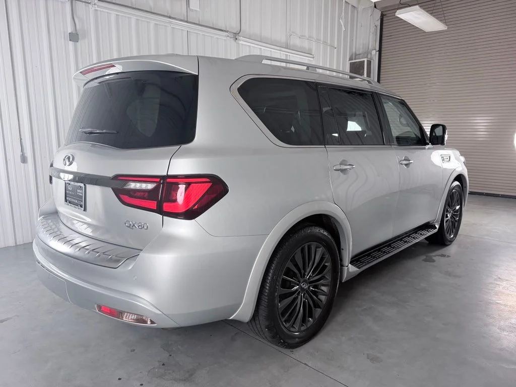 Used 2023 Silver INFINITI Premium Select image 5