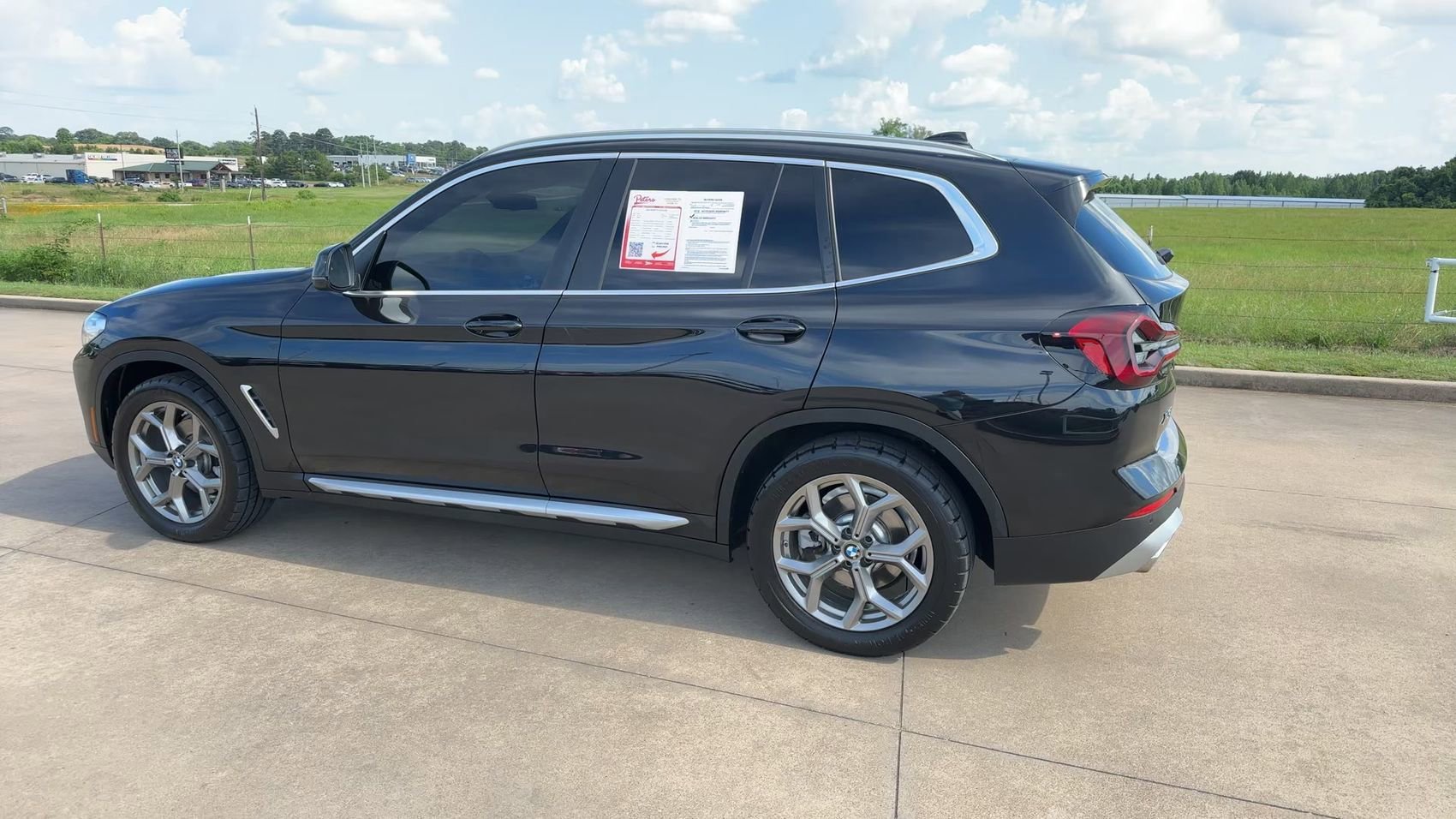 Used 2023 Black Sapphire Metallic BMW xDrive30i image 6
