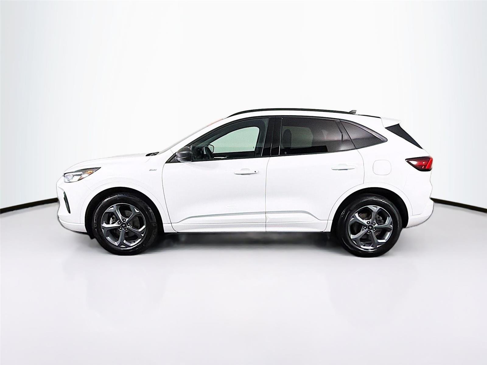 Used 2023 Oxford White Ford ST-Line image 8