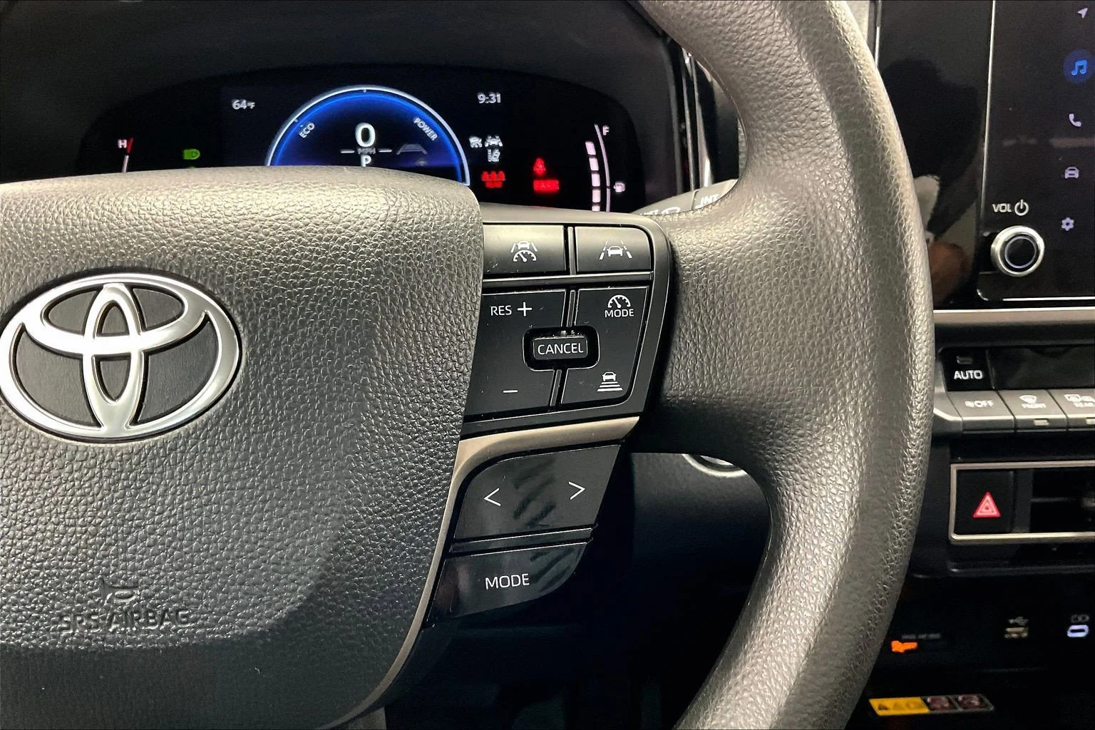 Used 2025 Ice Cap Toyota LE image 22