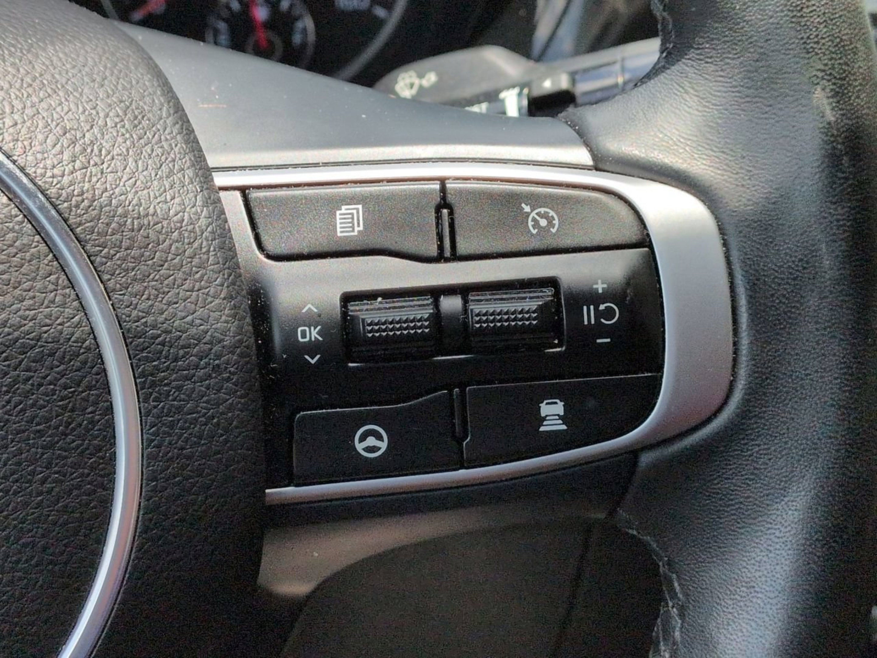 Certified Used 2024 Wolf Gray Kia GT-Line image 28