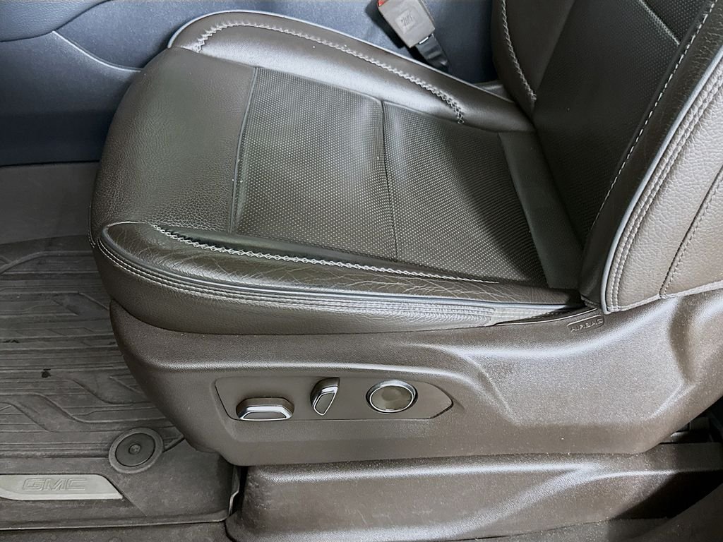 Used 2021 Green GMC Denali image 20