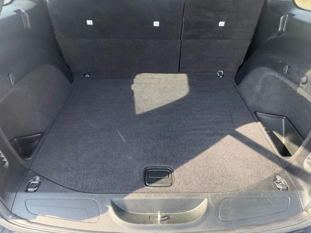 Used 2018 Gray Jeep Altitude image 40