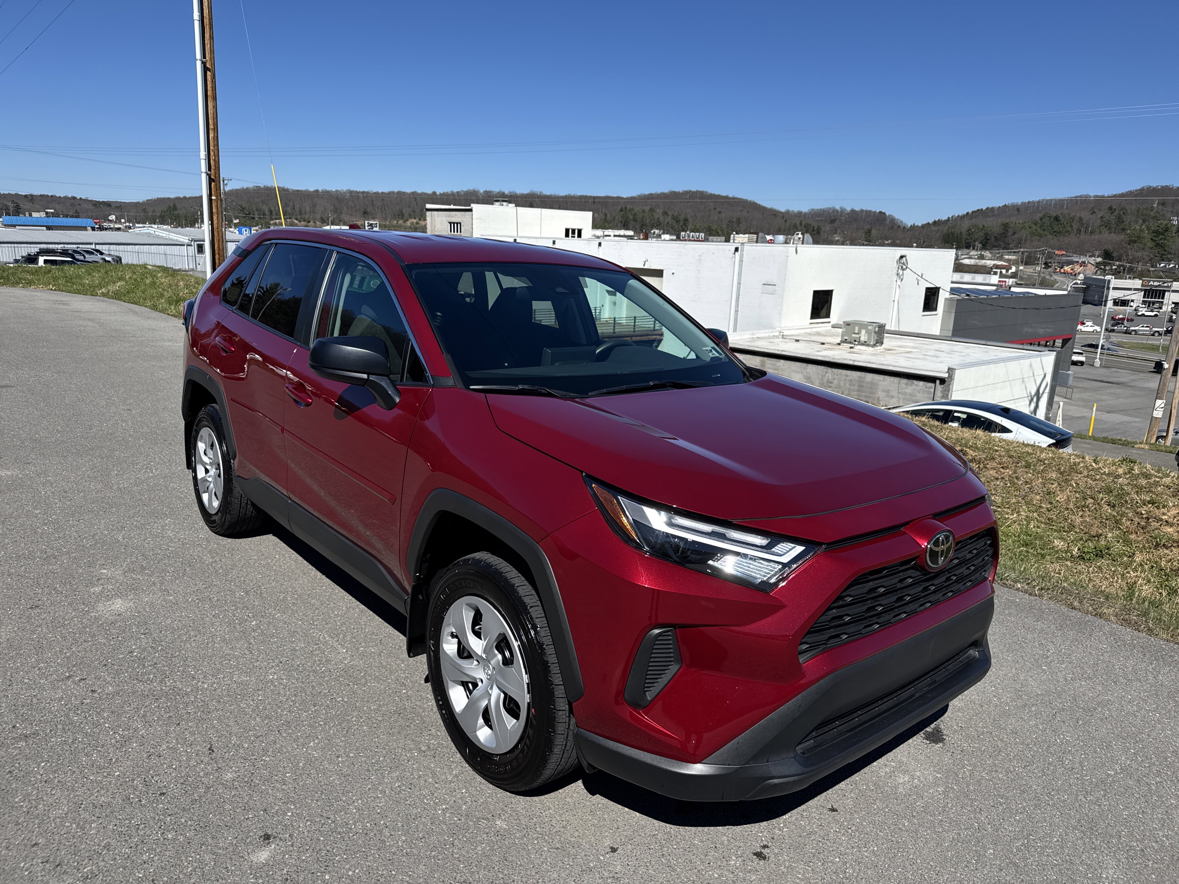 2025 Toyota RAV4 LE