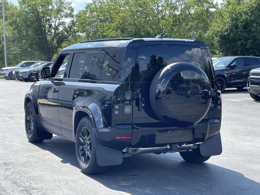 New 2026 Santorini Black Land Rover S image 9