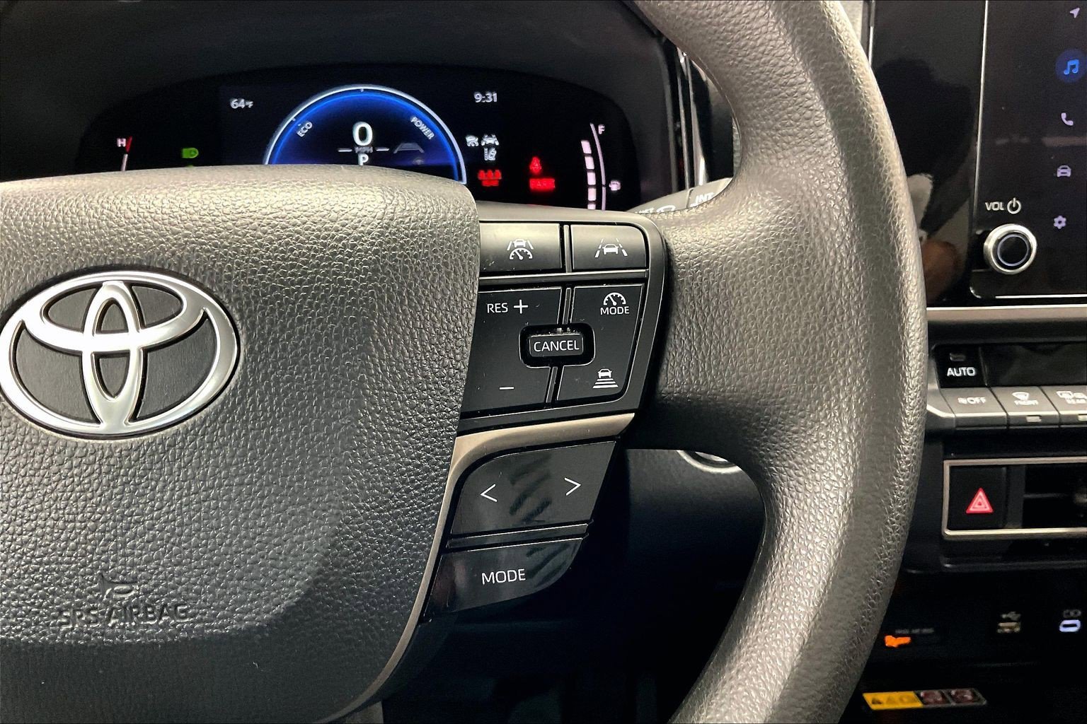 Used 2025 Ice Cap Toyota LE image 22