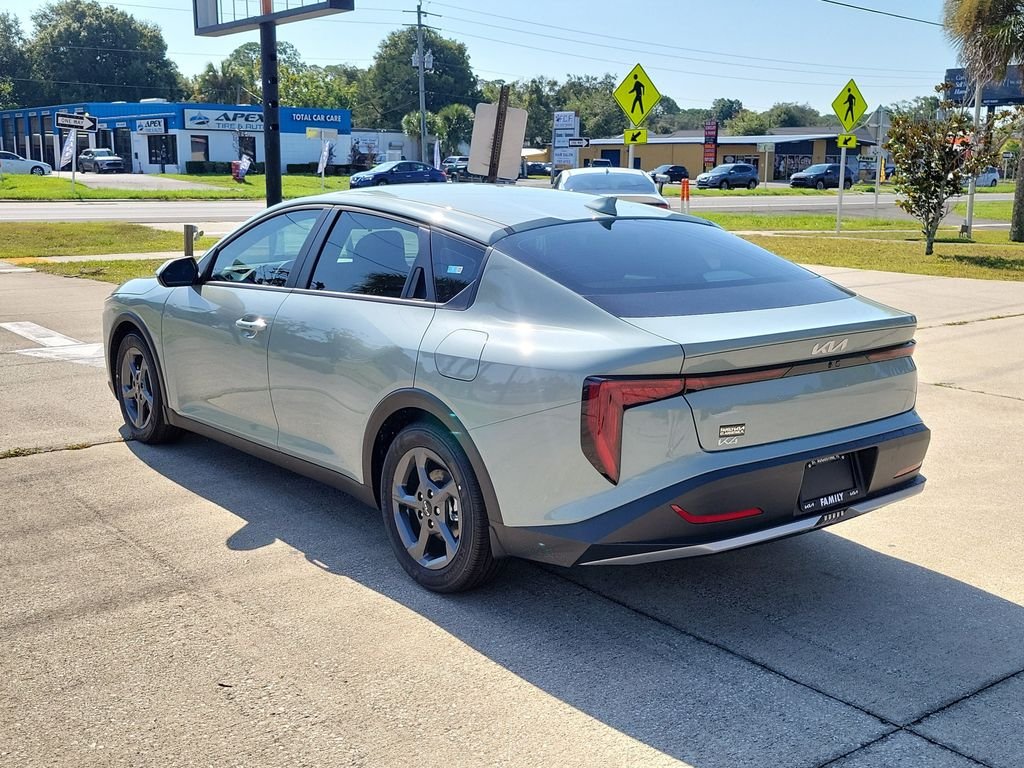New 2026 Gray Kia LXS image 4