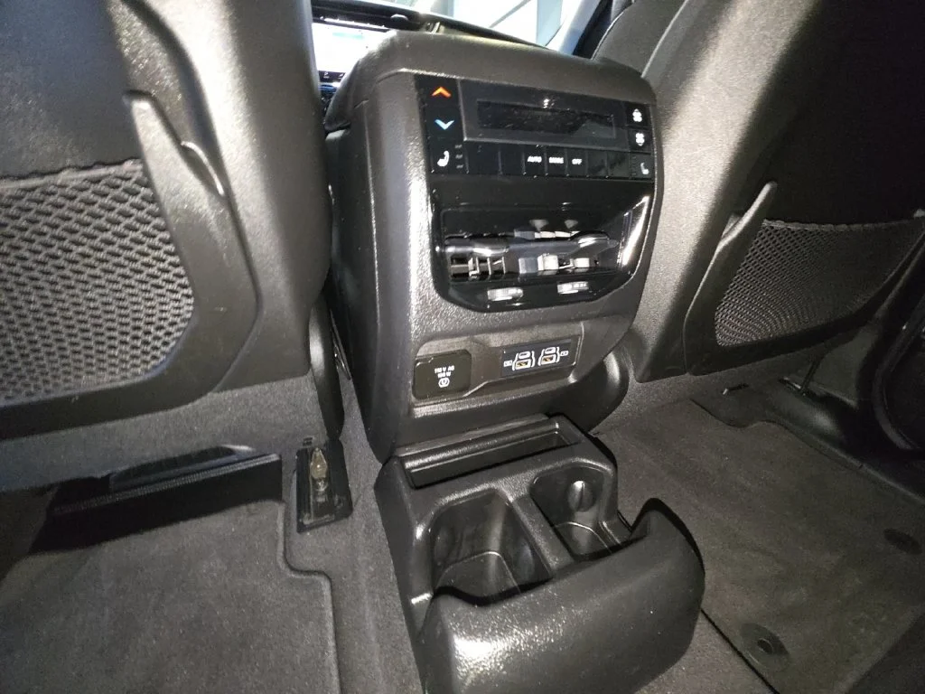 Used 2022 White Jeep Limited image 34