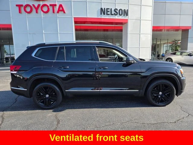Used 2018 Black Volkswagen SEL Premium image 10