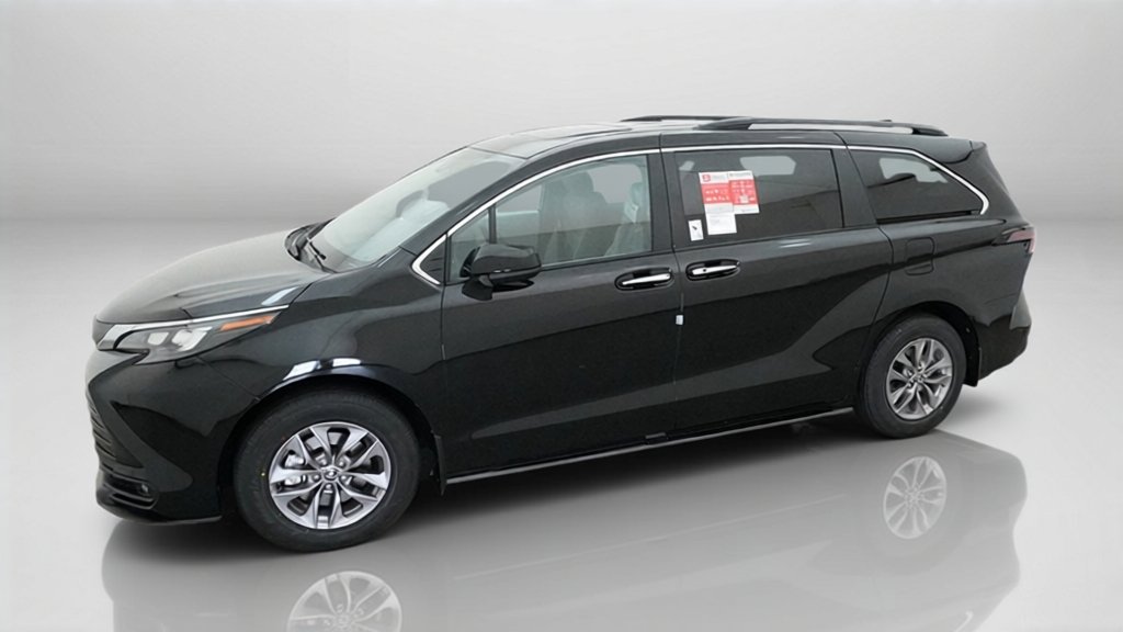 New 2026 Midnight Black Metallic Toyota XLE image 33
