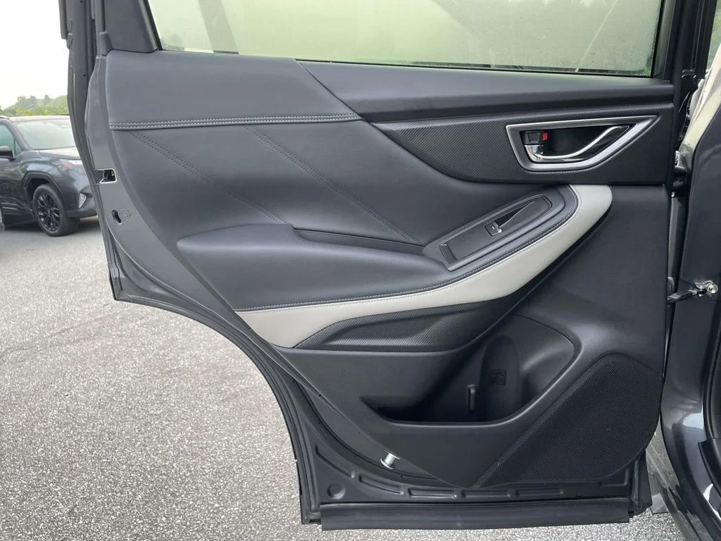 Used 2023 Magnetite Gray Metallic Subaru Limited image 2
